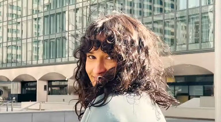 Lili-Ann De Francesco - Honest (Official Visualizer)